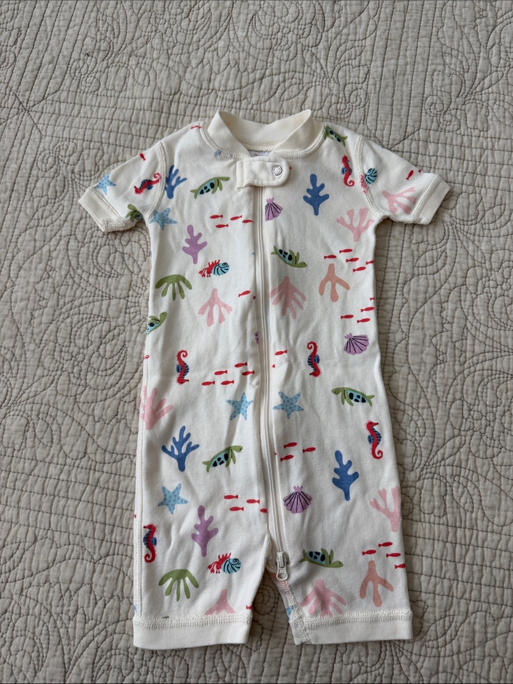 Hanna Andersson White Short-Sleeve Zip Romper with Multicolor Sea Life Print